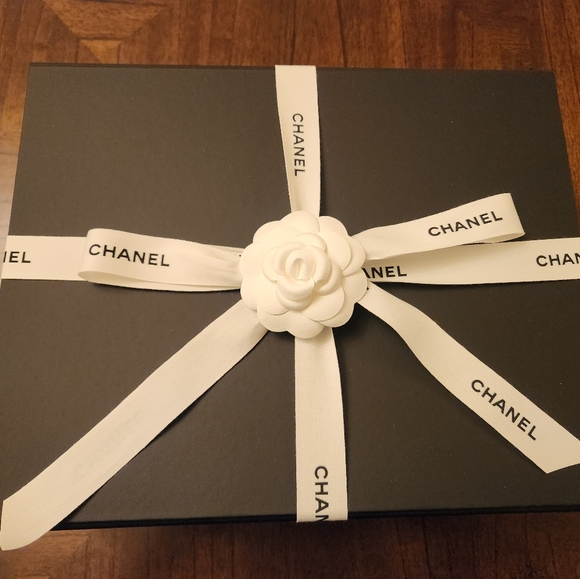 NWT CHANEL SMALL SQUARE FLAP BAG - Picture 3 of 4